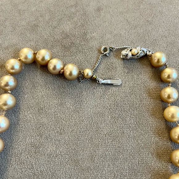 Antique high quality 10 mm cultured pearls. 14k gold. 12” Champagne colour. - Picture 3 of 7